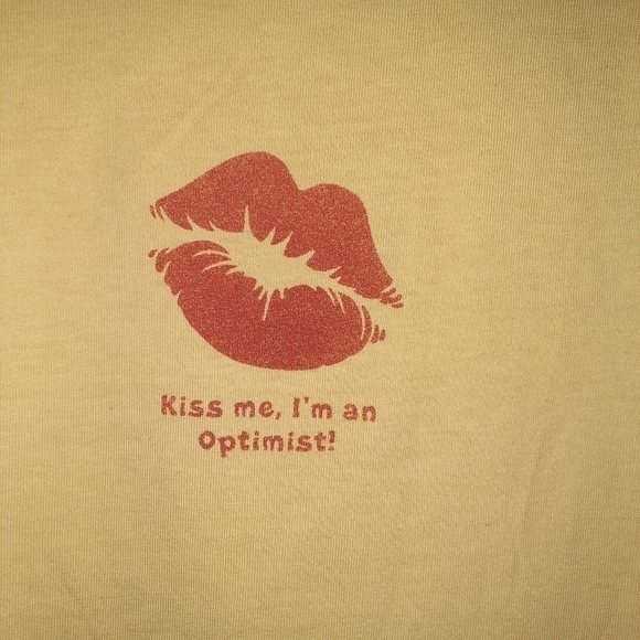 🌟 Life is good kiss me, I'm an optimist tshirt - Picture 2 of 4